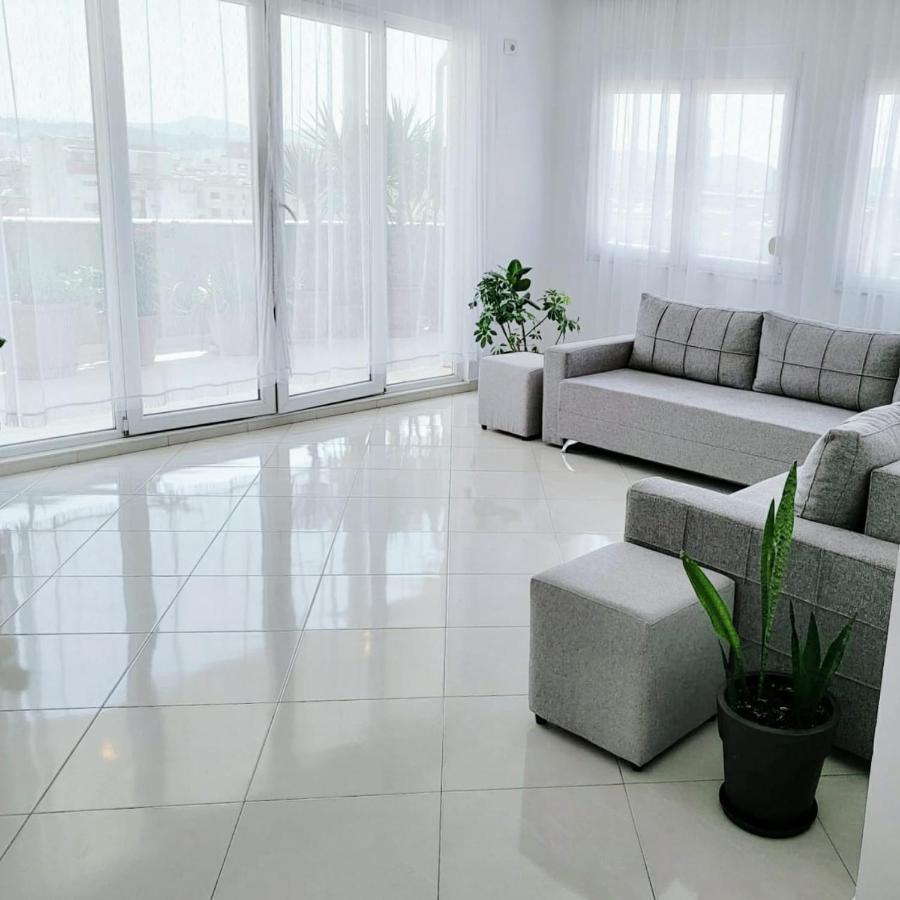 Privatunterkunft With Breathtaking View Just 10 Mins From The Center Tirana